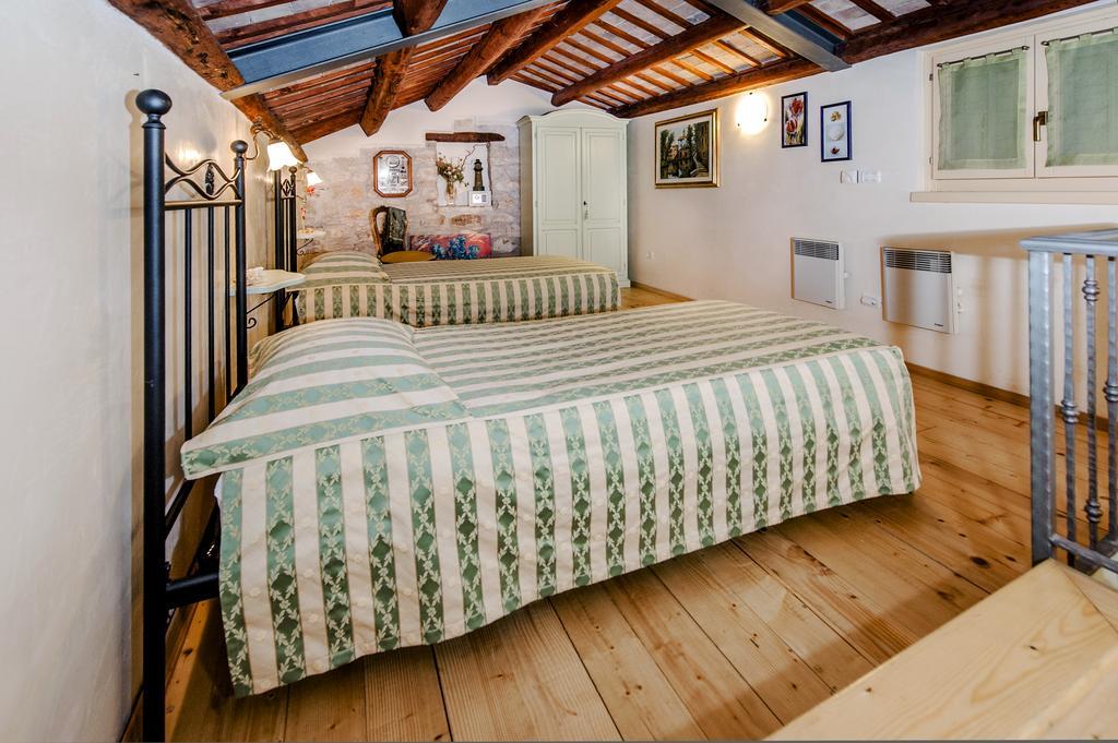 Guest house La Carera Centro Storico 3*