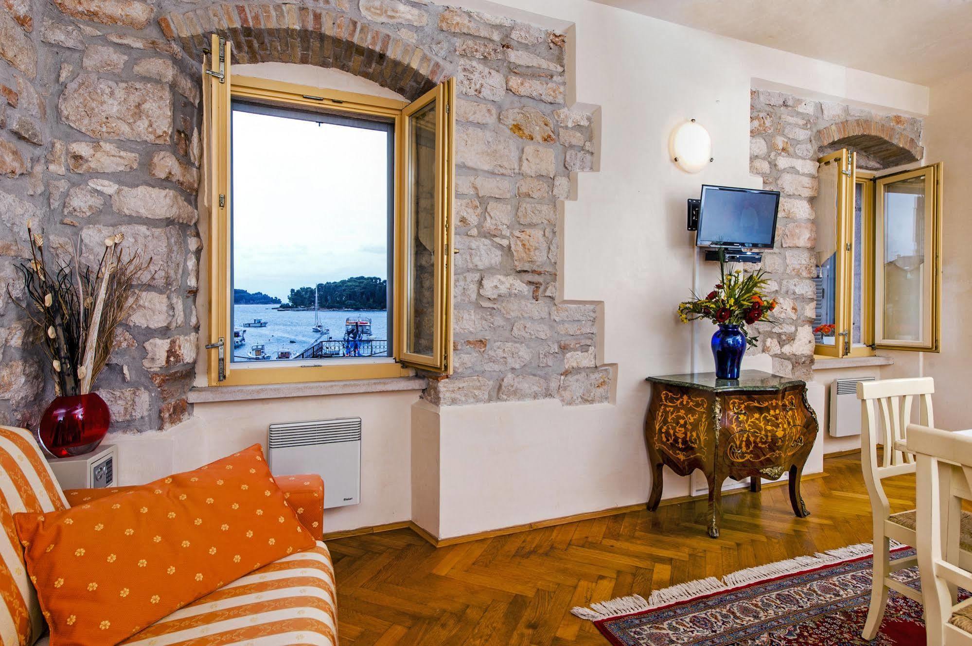 Guest house La Carera Centro Storico 3*