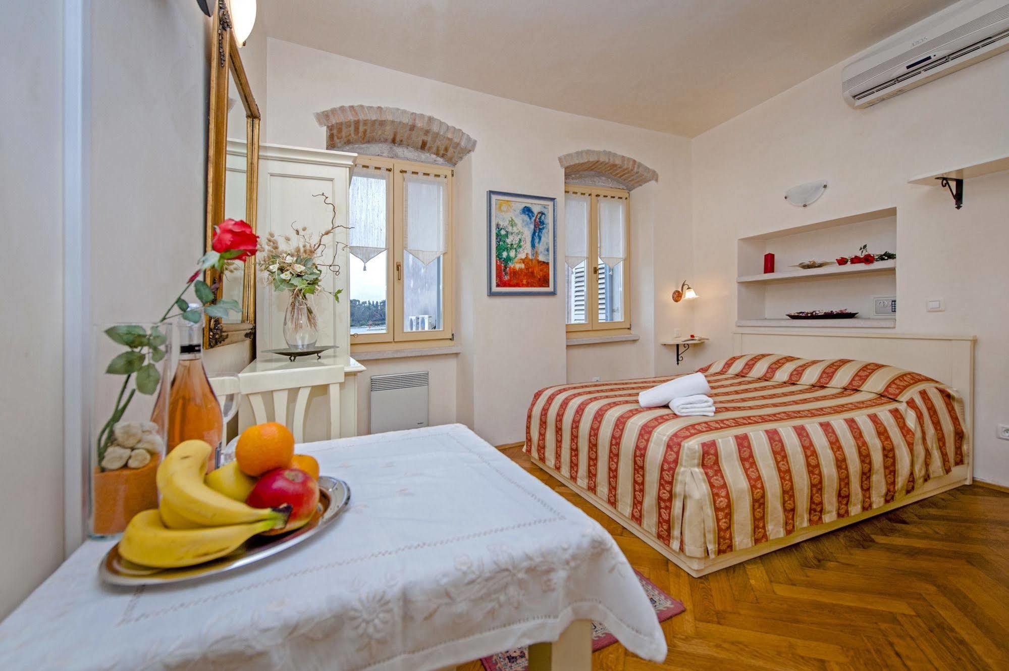 Guest house La Carera Centro Storico